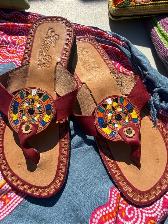 ansy pe hencho mecico Shoes - Anay Pe Mexico New leather Handcrafted Burgundy Leather Beaded Thong Sandals 8
